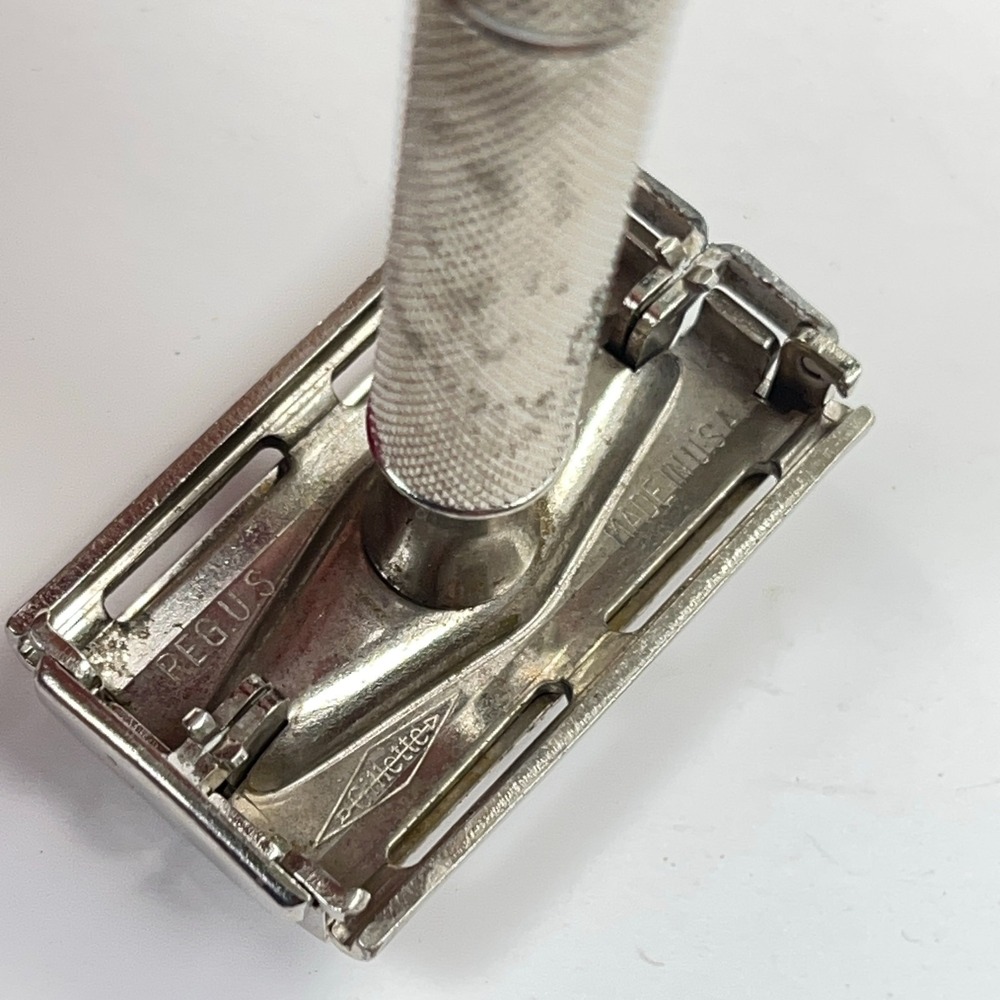 Vintage 1948-49 Gillette Super Speed DE Safety Razor (No Date Code) - Picture 10 of 15
